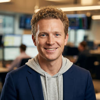 Ryan Brooks, vermeld als Lead Trading Analyst bij Zon Rendael, op een profielfoto